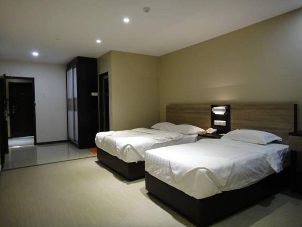 Galaxy Hotel Simpang Ampat  Zimmer foto